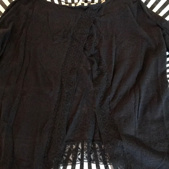 🌈NWT🌈 Long sleeved black lacy top - Picture 4 of 5